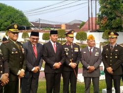 Ketua DPRD Jambi Pimpin Upacara Ziarah Makam Pahlawan di TMP Satria Bakti